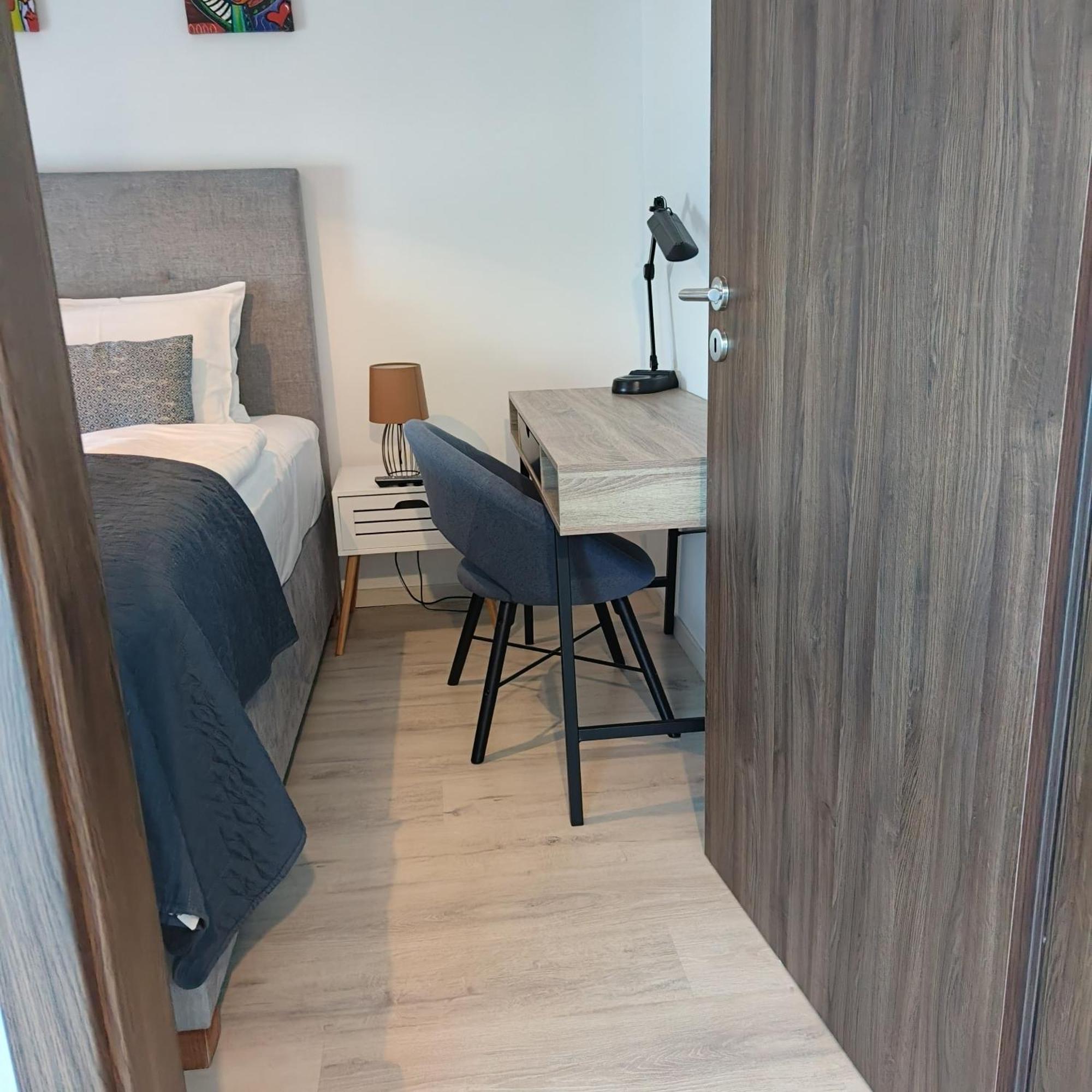 Pe-Ki Lux Apartman เซแกชแฟเฮร์วาร์ ภายนอก รูปภาพ